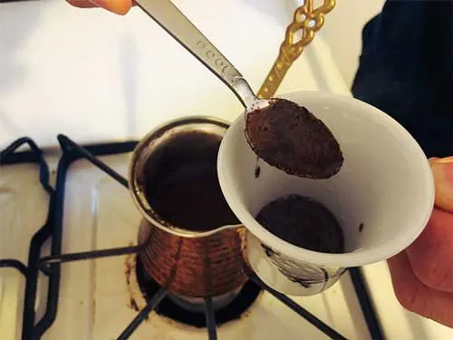 Separating Turkish coffee foam